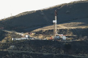 Aliso_Canyon_gas_leak_site,_Dec._14,_2015_(23389378449) Aliso_Canyon_gas_leak_site,_Dec._14,_2015_(23389378449)